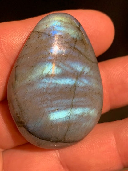 Labradorite, galet/ pierre plate - 46 x 33 x 14 mm - 28,9 gr.