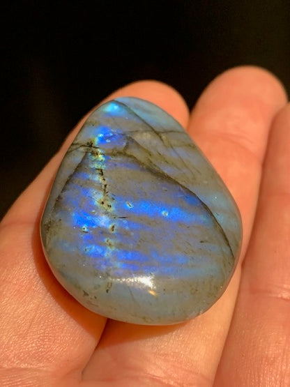Labradorite, galet/ pierre plate - 46 x 33 x 14 mm - 28,9 gr.