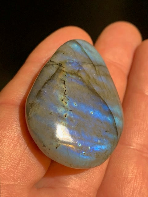 Labradorite, galet/ pierre plate - 46 x 33 x 14 mm - 28,9 gr.