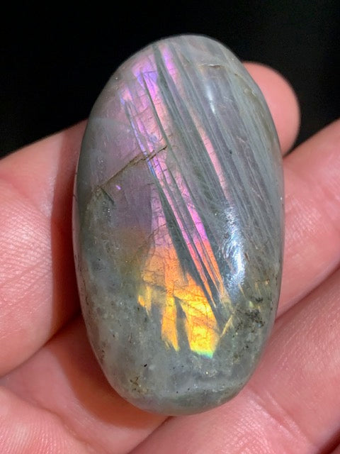 Labradorite, galet - 49 x 28 x 19 mm - 38,6 gr.