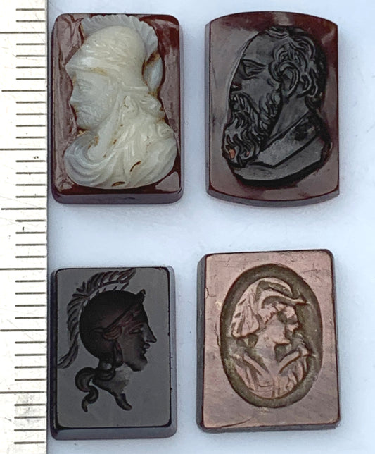 Camée/ Caméo, 5 pièces au choix en pierre d'Onyx de 14mm x 10 x0,3. Ancien et authentique, de véritables oeuvres d'art, gravure d'une précision ultime. Parfait en collection, exposition, bijouterie...