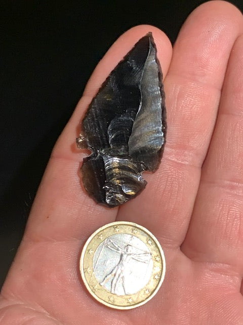 Obsidienne noire, pointe de flèche - 51 x 25 x 4,6 mm - 4,6 gr.