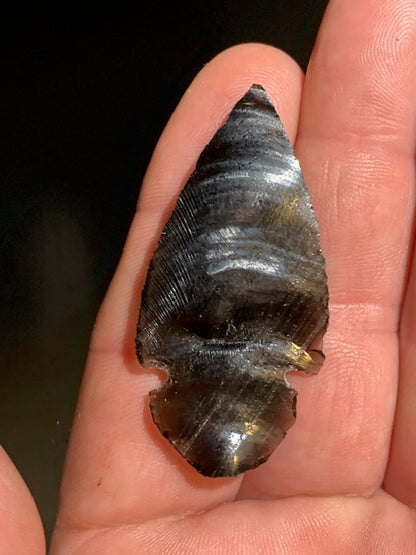 Obsidienne noire, pointe de flèche - 51 x 25 x 4,6 mm - 4,6 gr.
