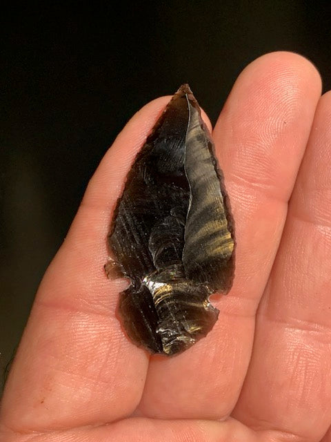 Obsidienne noire, pointe de flèche - 51 x 25 x 4,6 mm - 4,6 gr.