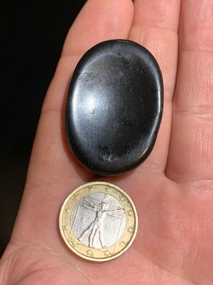 Obsidienne noire, galet de massage 1 face bombée/ 1 face incurvée  - 44 x 30 x 8 mm - 16,9 gr.