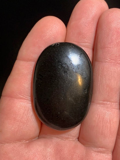 Obsidienne noire, galet de massage 1 face bombée/ 1 face incurvée  - 44 x 30 x 8 mm - 16,9 gr.
