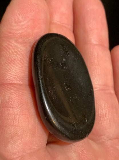 Obsidienne noire, galet de massage 1 face bombée/ 1 face incurvée  - 44 x 30 x 8 mm - 16,9 gr.