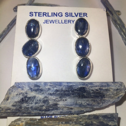 Puces/ Boucles d'oreilles en 'Cyanite bleue' du Brésil, qualité AA à AAA. Finition Argent 0.925, parfait !