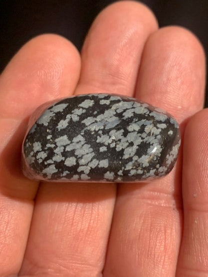 Obsidienne Neige / Flocon de neige - Pierre roulée - 39 x 23 x 21 - 27 gr.