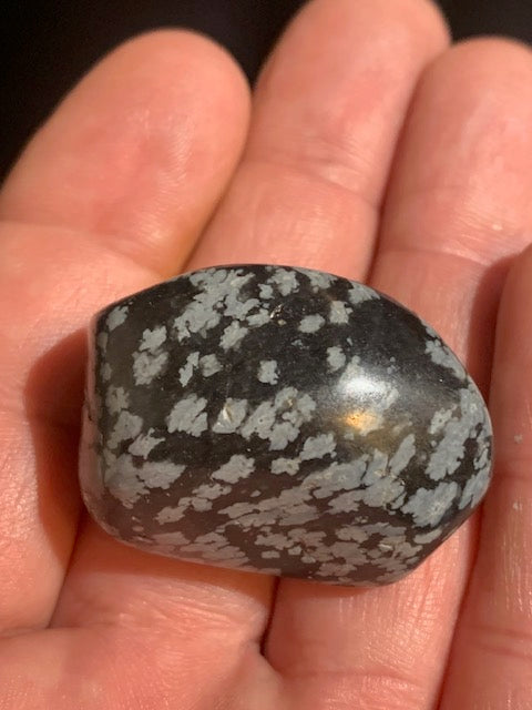 Obsidienne Neige / Flocon de neige - Pierre roulée - 39 x 23 x 21 - 27 gr.
