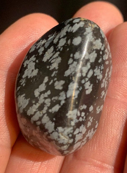 Obsidienne Neige / Flocon de neige - Pierre roulée - 39 x 23 x 21 - 27 gr.