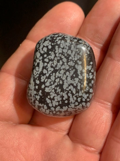 Obsidienne Neige / Flocon de neige - Pierre roulée - 37 x 26 x 21 - 28,3 gr.