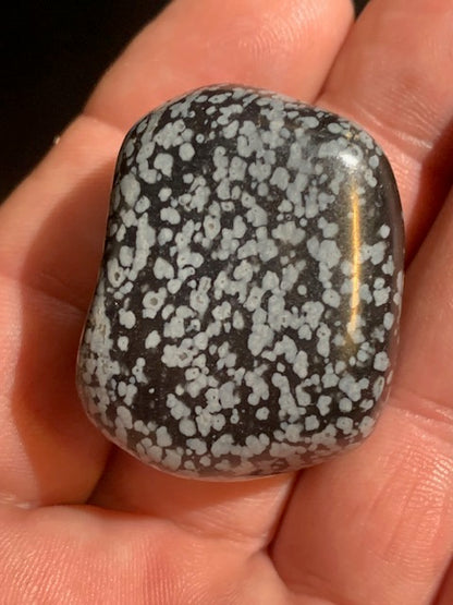 Obsidienne Neige / Flocon de neige - Pierre roulée - 37 x 26 x 21 - 28,3 gr.