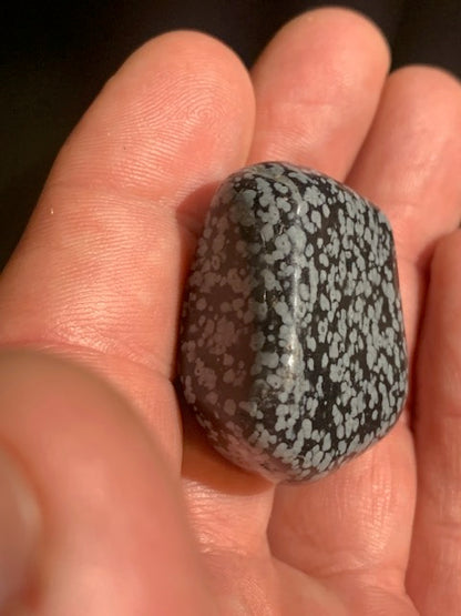Obsidienne Neige / Flocon de neige - Pierre roulée - 37 x 26 x 21 - 28,3 gr.