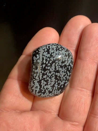Obsidienne Neige / Flocon de neige - Pierre roulée - 37 x 26 x 21 - 28,3 gr.