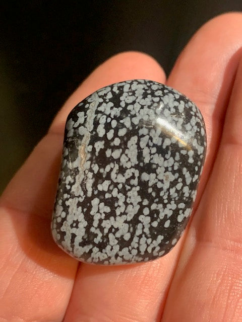 Obsidienne Neige / Flocon de neige - Pierre roulée - 37 x 26 x 21 - 28,3 gr.