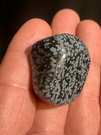Obsidienne Neige / Flocon de neige - Pierre roulée - 37 x 26 x 21 - 28,3 gr.