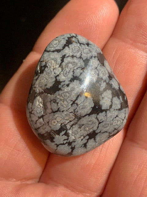 Obsidienne Neige / Flocon de neige - Pierre roulée - 35 x 29 x 16 - 16,3 gr.
