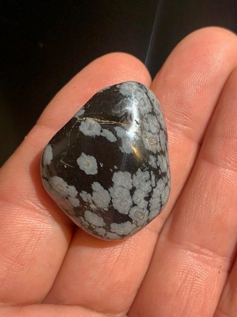 Obsidienne Neige / Flocon de neige - Pierre roulée - 35 x 29 x 16 - 16,3 gr.