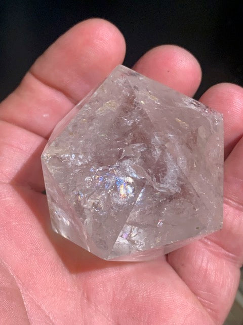 Icosaèdre en cristal de roche, un des cinq Solides de Platon - ± 55 x 46 mm/ 160,6 gr. - Qualité AA à AAA