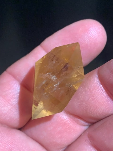 Citrine - Pointe polie bi-déterminée - 36 x 25 x 19 mm - 18,2 gr.