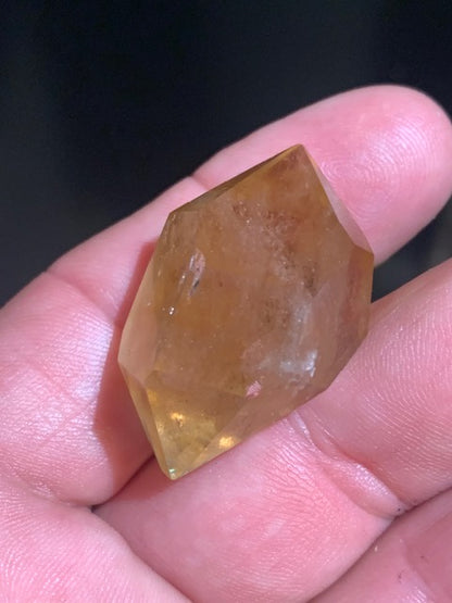 Citrine - Pointe polie bi-déterminée - 36 x 25 x 19 mm - 18,2 gr.