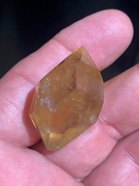 Citrine - Pointe polie bi-déterminée - 36 x 25 x 19 mm - 18,2 gr.