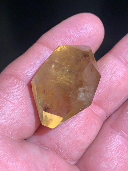 Citrine - Pointe polie bi-déterminée - 36 x 25 x 19 mm - 18,2 gr.