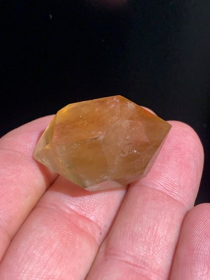 Citrine - Pointe polie bi-déterminée - 36 x 25 x 19 mm - 18,2 gr.