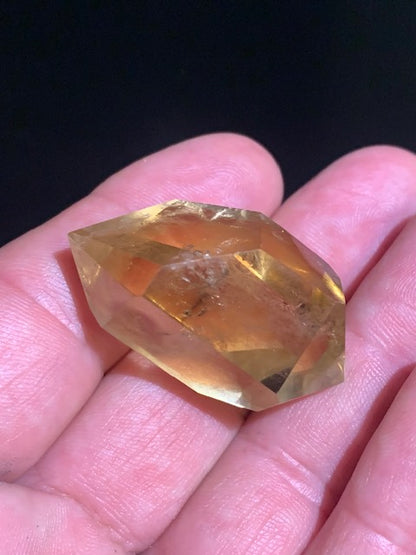 Citrine - Pointe polie bi-déterminée - 40 x 23 x 21 mm - 22,5 gr.