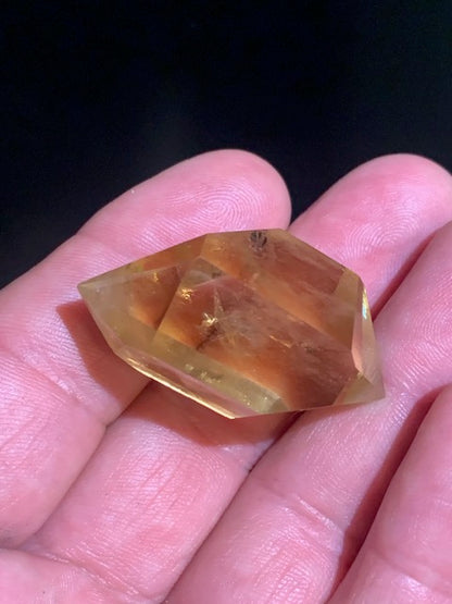 Citrine - Pointe polie bi-déterminée - 40 x 23 x 21 mm - 22,5 gr.
