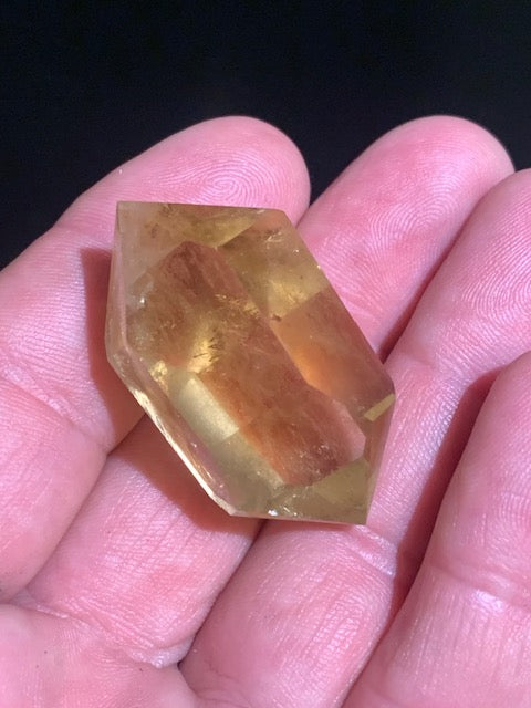 Citrine - Pointe polie bi-déterminée - 40 x 23 x 21 mm - 22,5 gr.
