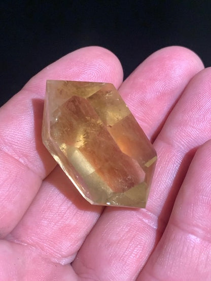 Citrine - Pointe polie bi-déterminée - 40 x 23 x 21 mm - 22,5 gr.