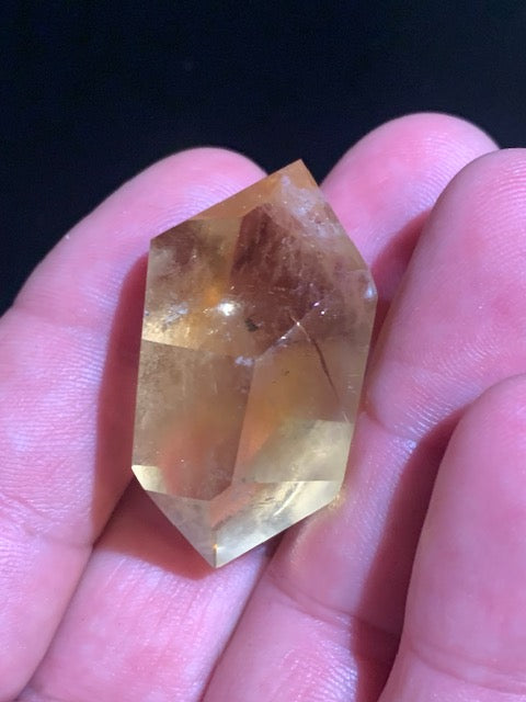 Citrine - Pointe polie bi-déterminée - 40 x 23 x 21 mm - 22,5 gr.
