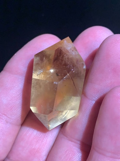 Citrine - Pointe polie bi-déterminée - 40 x 23 x 21 mm - 22,5 gr.