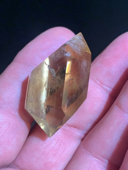 Citrine - Pointe polie bi-déterminée - 40 x 23 x 21 mm - 22,5 gr.