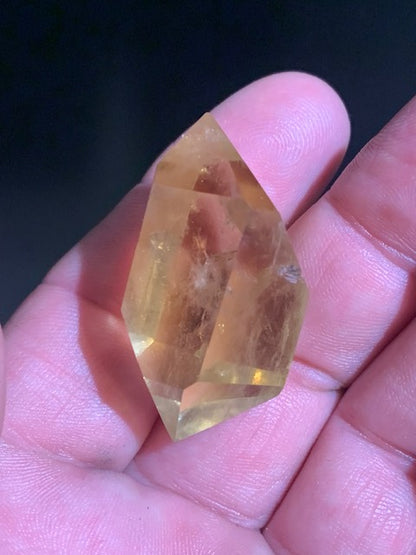 Citrine - Pointe polie bi-déterminée - 40 x 23 x 21 mm - 22,5 gr.