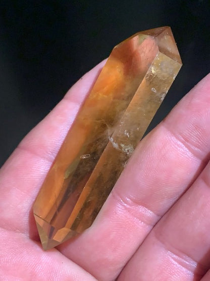 Citrine - Pointe polie bi-déterminée - 70 x 23 x 14 mm - 33,4 gr.