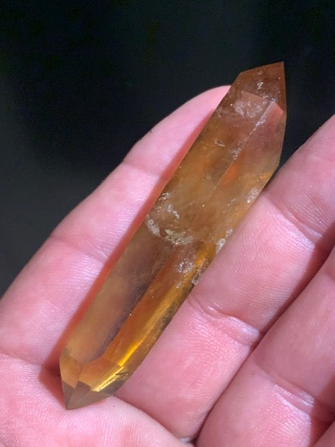 Citrine - Pointe polie bi-déterminée - 70 x 23 x 14 mm - 33,4 gr.