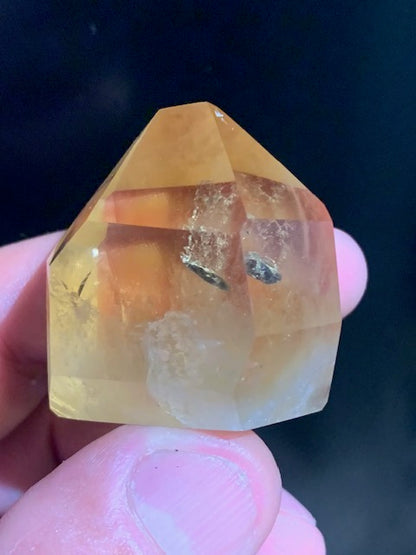 Citrine - Pointe/ Laser - 37 x 35 x 24 mm - 40,9 gr.
