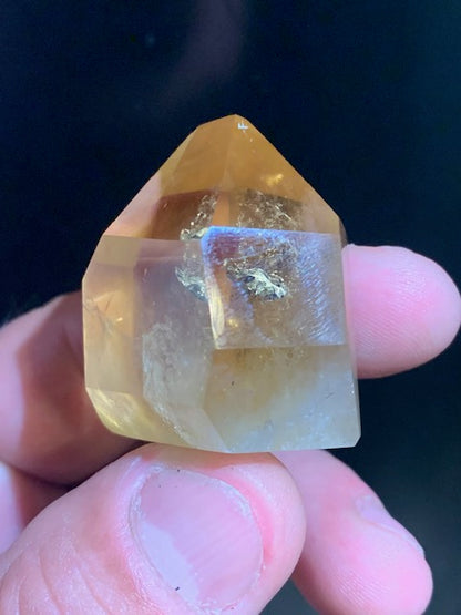 Citrine - Pointe/ Laser - 37 x 35 x 24 mm - 40,9 gr.