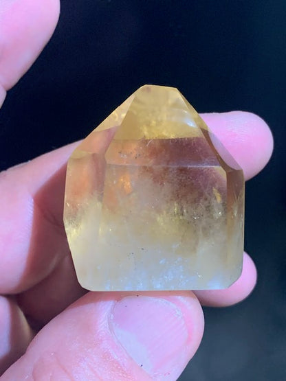 Citrine - Pointe/ Laser - 37 x 35 x 24 mm - 40,9 gr.