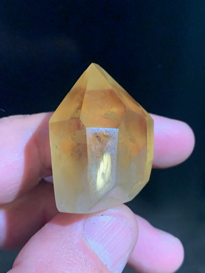 Citrine - Pointe/ Laser - 37 x 35 x 24 mm - 40,9 gr.