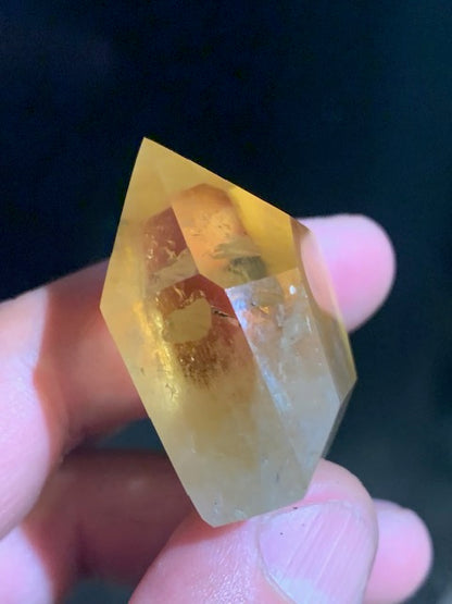 Citrine - Pointe/ Laser - 37 x 35 x 24 mm - 40,9 gr.