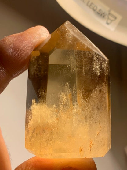 Citrine - Pointe/ Laser - 55 x 36 x 26 mm - 77,7 gr.