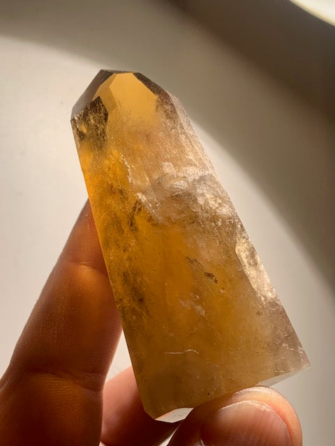 Citrine - Pointe/ Laser - 76 x 31 x 29 mm - 107,3 gr.