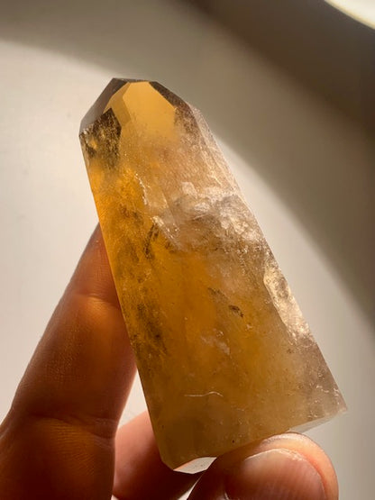 Citrine - Pointe/ Laser - 76 x 31 x 29 mm - 107,3 gr.