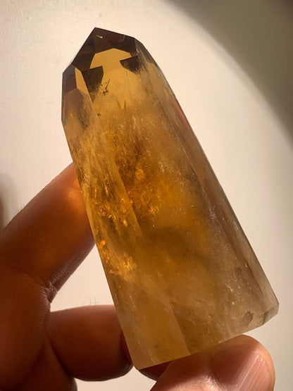 Citrine - Pointe/ Laser - 76 x 31 x 29 mm - 107,3 gr.