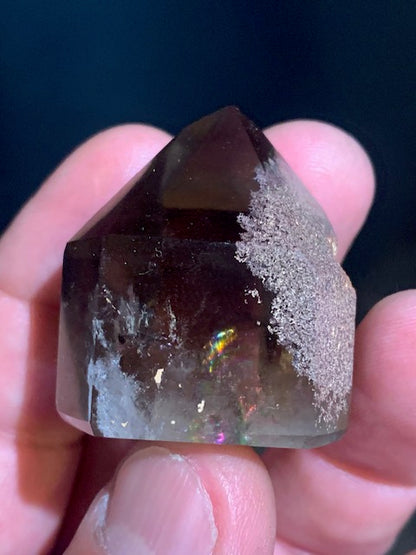 Cristal de roche fumé/ Quartz fumé, tête de pointe - 36 x 33 x 26 mm - 41,4 gr.