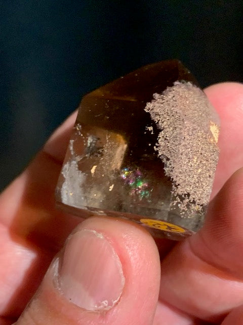 Cristal de roche fumé/ Quartz fumé, tête de pointe - 36 x 33 x 26 mm - 41,4 gr.